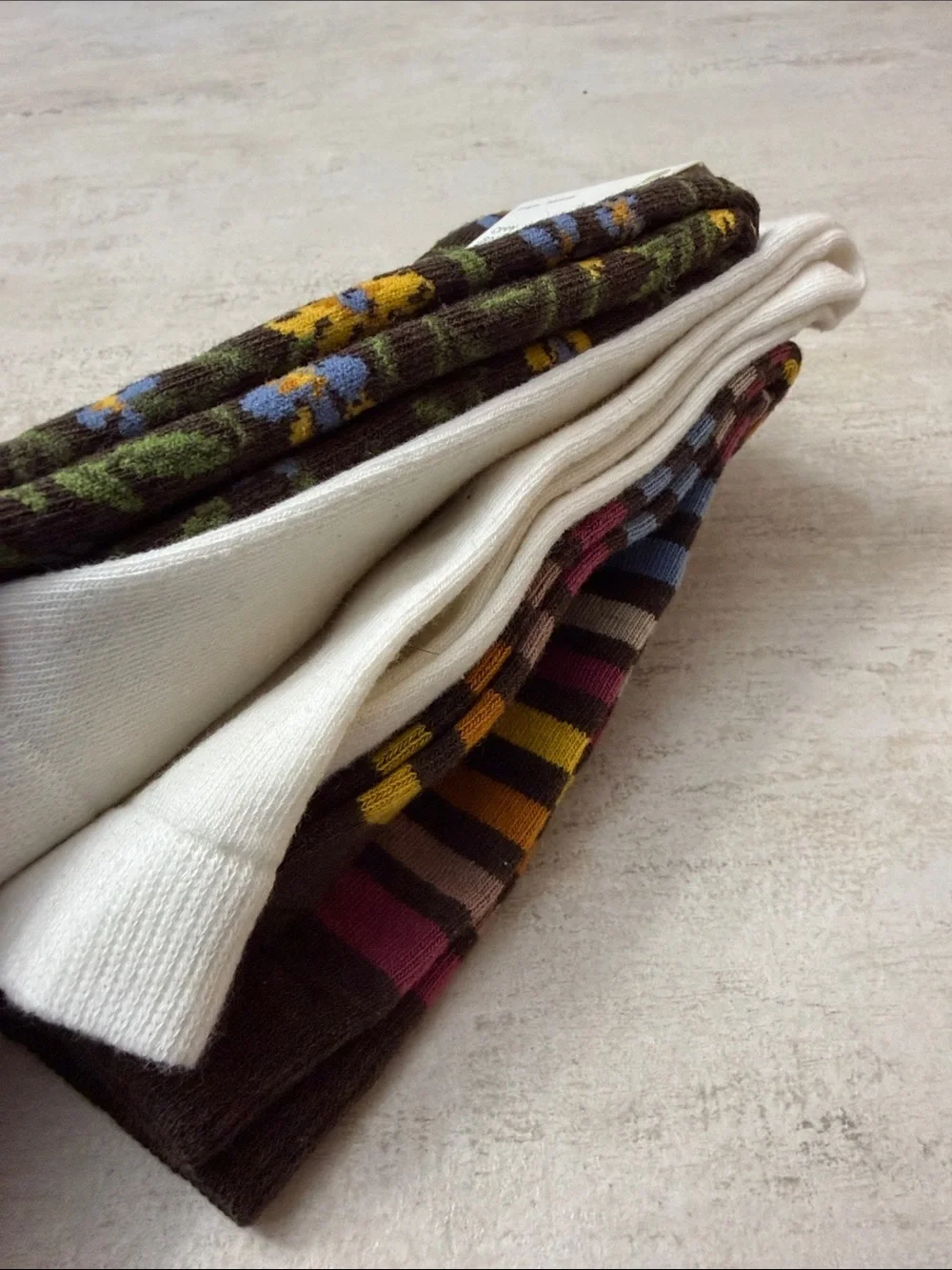 a new day Women's 3-Pack Crew Socks in Brown, Cream and Multicolor